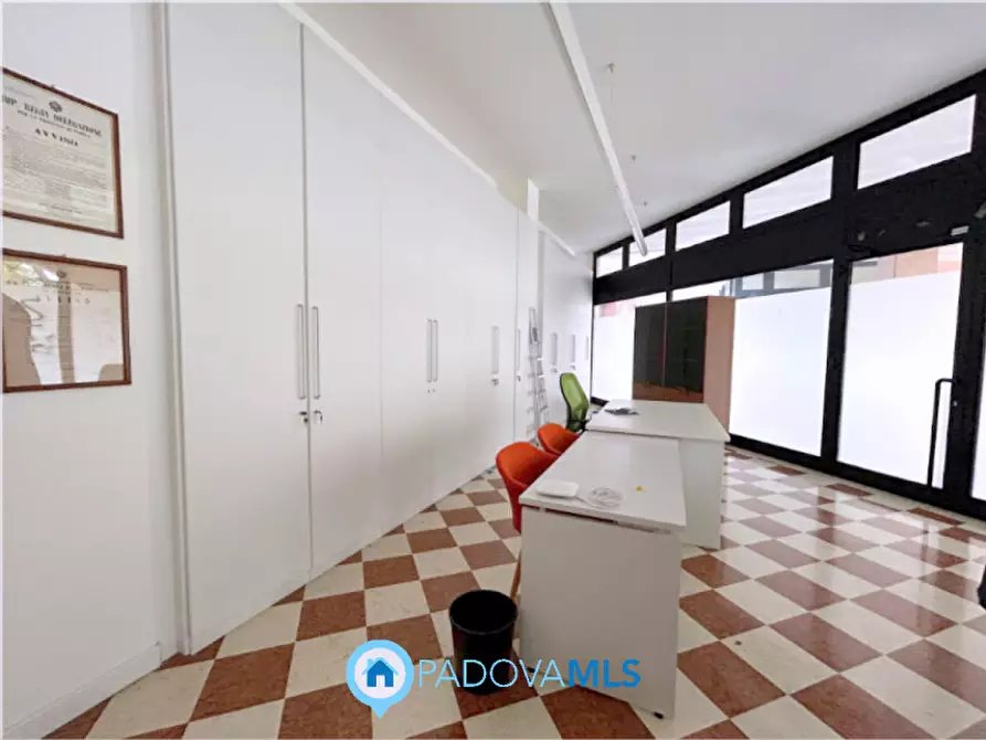 Immagine 2 di Negozio in vendita  in via San Marco 141 a Padova