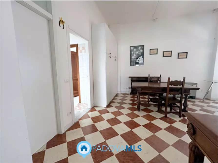 Immagine 4 di Negozio in vendita  in via San Marco 141 a Padova