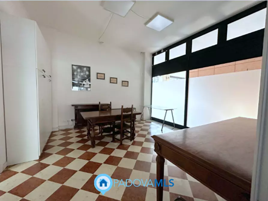 Immagine 6 di Negozio in vendita  in via San Marco 141 a Padova