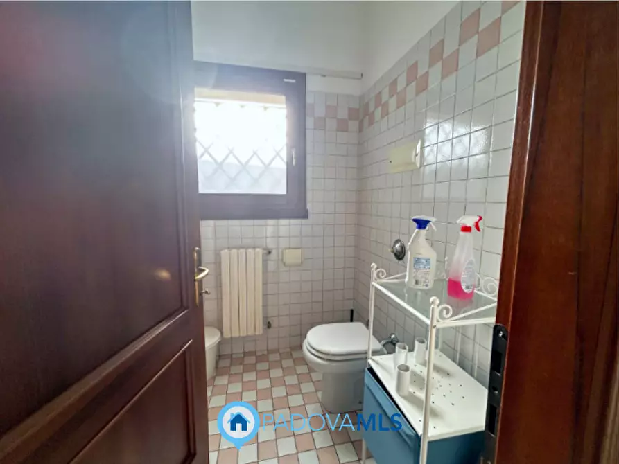 Immagine 9 di Negozio in vendita  in via San Marco 141 a Padova