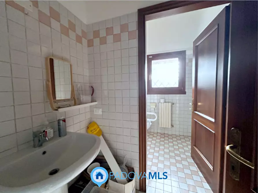 Immagine 11 di Negozio in vendita  in via San Marco 141 a Padova