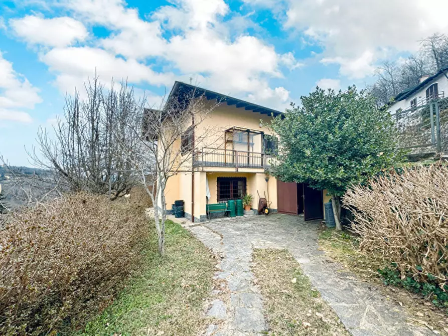 Immagine 3 di Villa in vendita  in VIA PER GHEVIO 111 a Meina