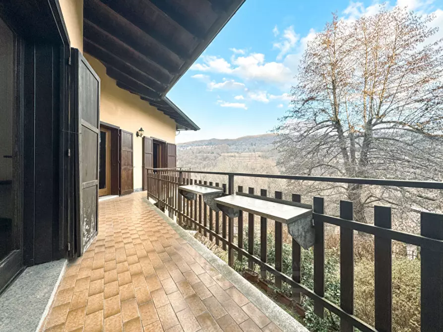 Immagine 11 di Villa in vendita  in VIA PER GHEVIO 111 a Meina