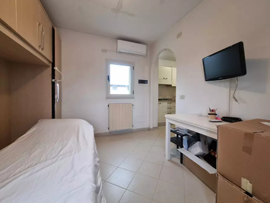 Immagine 11 di Ufficio in vendita  in VIALE EUROPA a Firenze