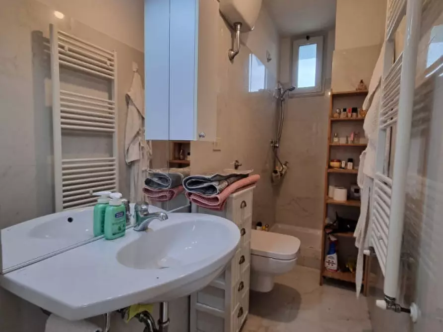 Immagine 13 di Ufficio in vendita  in VIALE EUROPA a Firenze