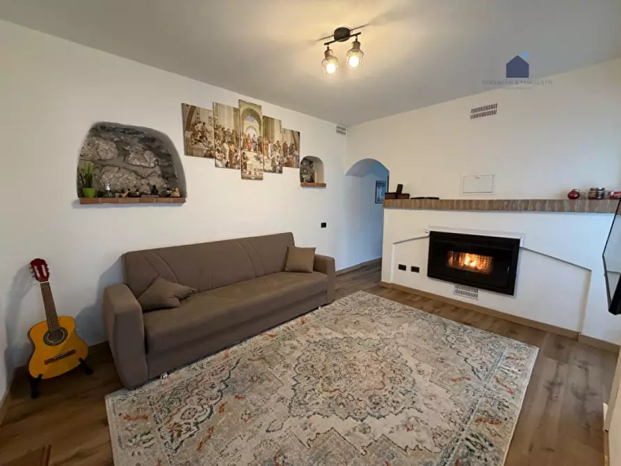 Immagine 1 di Casa indipendente in vendita  in Vicolo Pietro Focardi a Padenghe Sul Garda