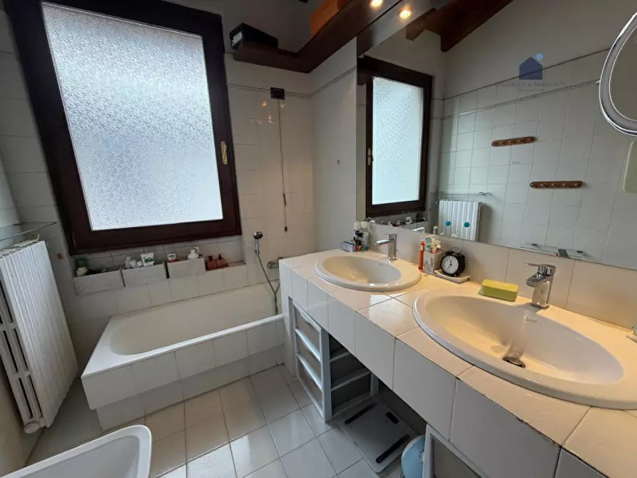 Immagine 24 di Casa indipendente in vendita  in Vicolo Pietro Focardi a Padenghe Sul Garda