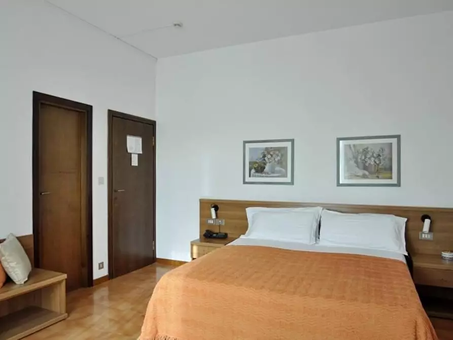 Immagine 1 di Hotel in vendita  in Via San Francesco a Padova