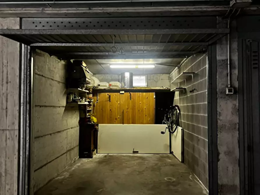 Immagine 3 di Posto auto in vendita  in Via Antonio Allegri a Brescia