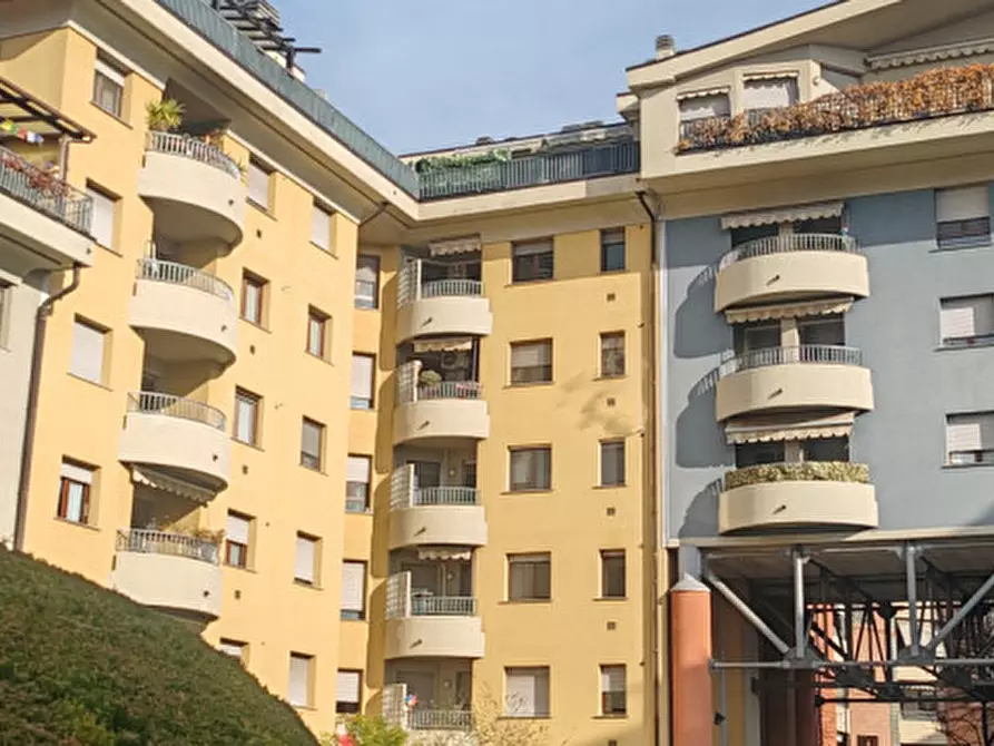 Immagine 1 di Appartamento in vendita  in Via Deledda 2 a Vanzago