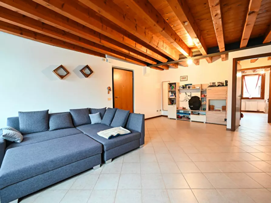 Immagine 2 di Appartamento in vendita  in Via Primo Maggio a Zevio