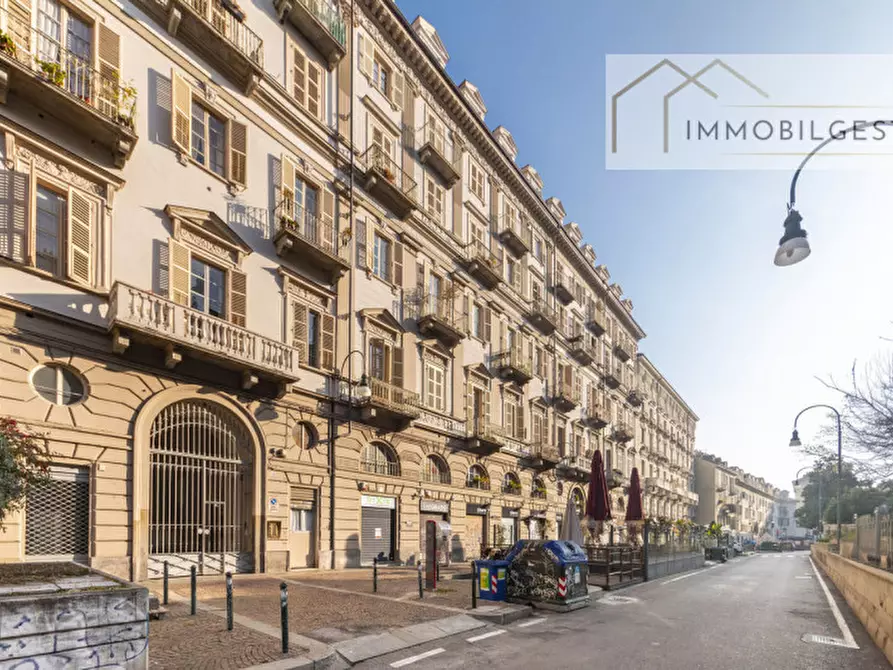 Immagine 7 di Negozio in vendita  in Piazza Emanuele Filiberto 10 a Torino