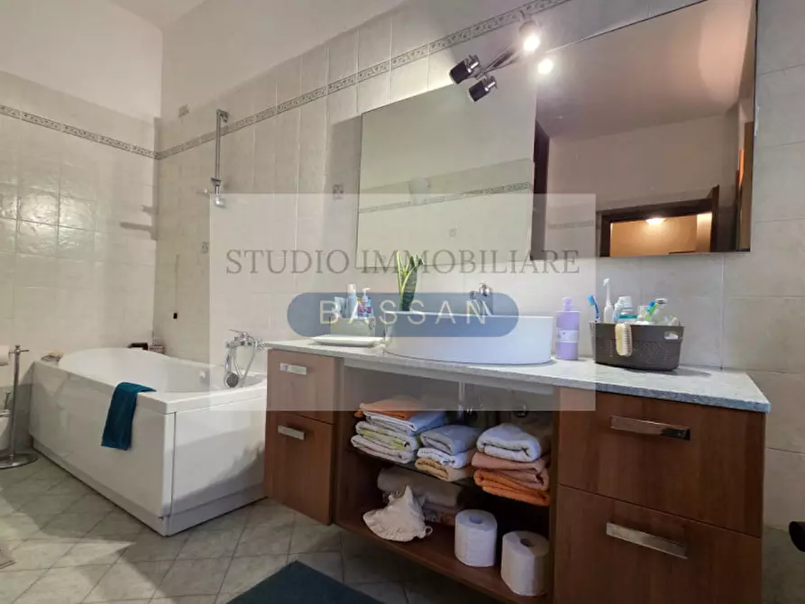 Immagine 9 di Villetta a schiera in vendita  in Via Castefidardo 10 a Cairate