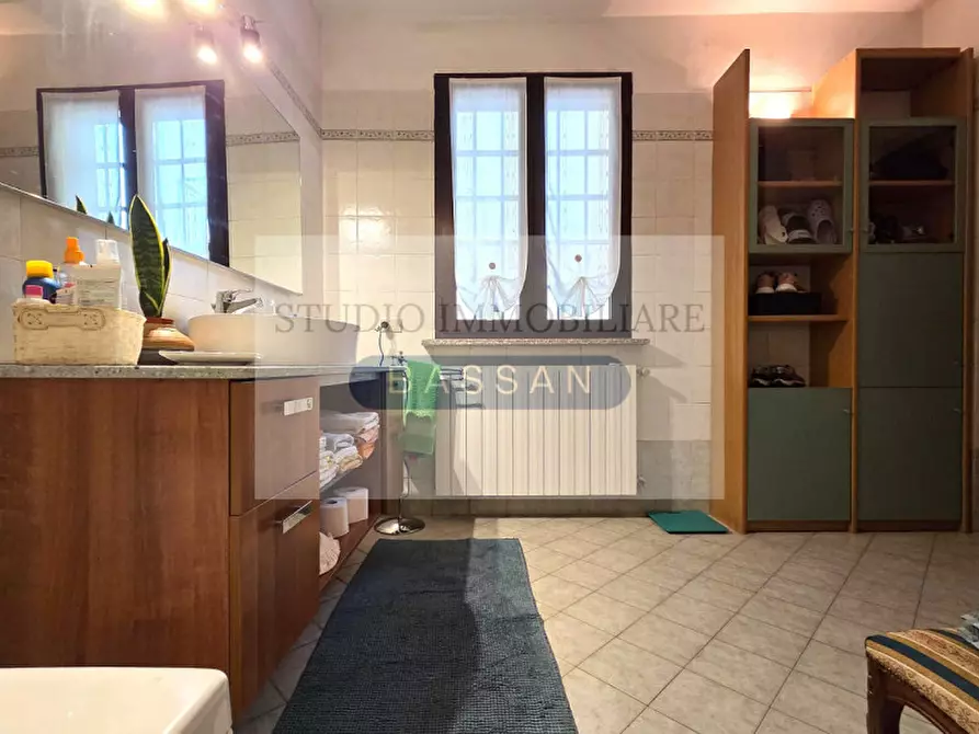 Immagine 10 di Villetta a schiera in vendita  in Via Castefidardo 10 a Cairate