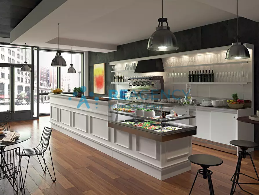 Immagine 1 di Attività commerciale in vendita  a Schio