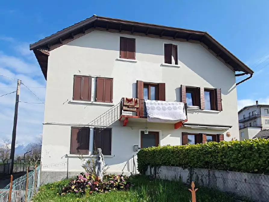 Immagine 1 di Casa indipendente in vendita  in Bia Broz, 30 a Tambre