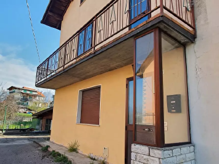 Immagine 2 di Casa indipendente in vendita  in Bia Broz, 30 a Tambre