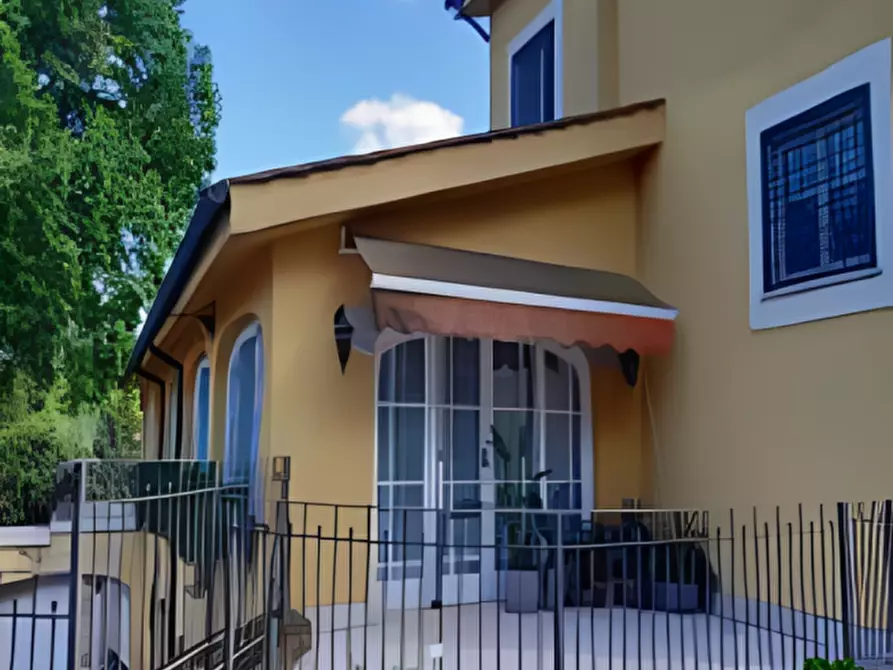 Immagine 5 di Villa in vendita  in Via Dei Boschi a Sutri