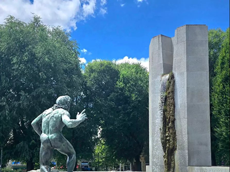 Immagine 4 di Appartamento in vendita  in Piazza Giuseppe Grandi a Milano