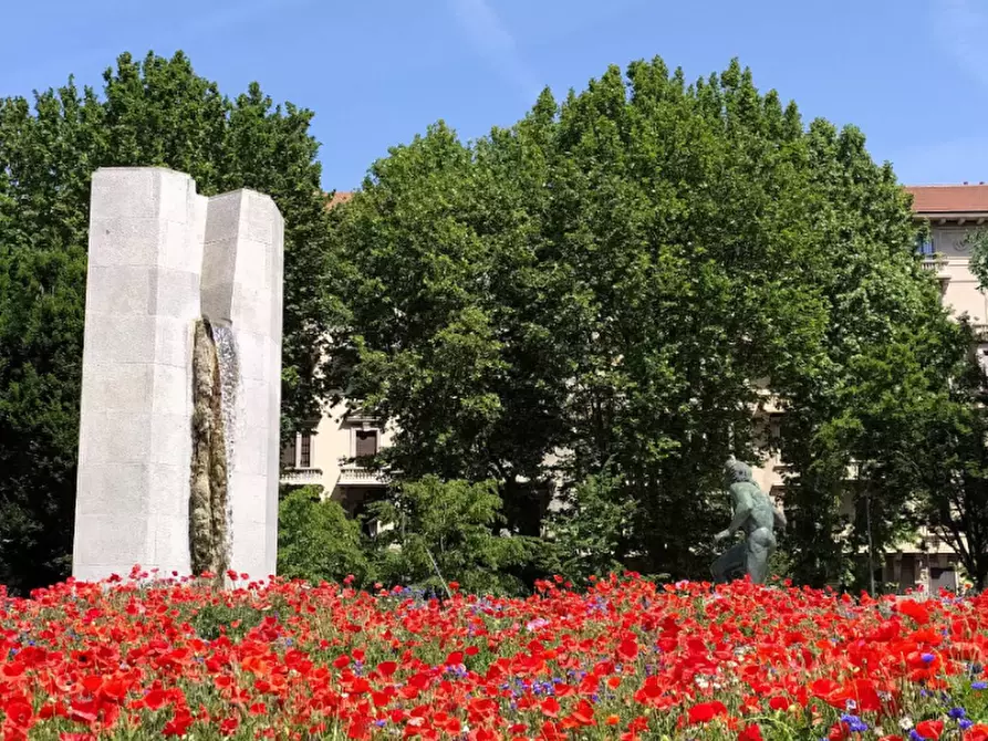 Immagine 5 di Appartamento in vendita  in Piazza Giuseppe Grandi a Milano