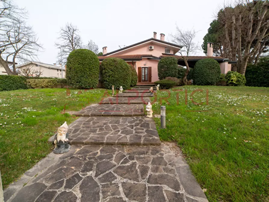 Immagine 1 di Villa in vendita  in via martin luther king a Sant'angelo Di Piove Di Sacco
