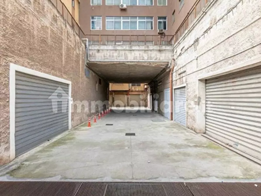 Immagine 7 di Garage in vendita  in Viale delle Alpi a Palermo