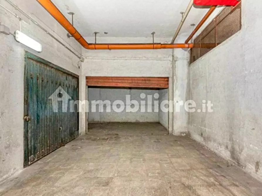 Immagine 10 di Garage in vendita  in Viale delle Alpi a Palermo