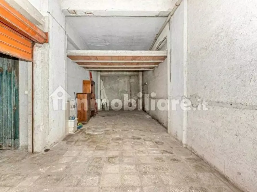 Immagine 11 di Garage in vendita  in Viale delle Alpi a Palermo