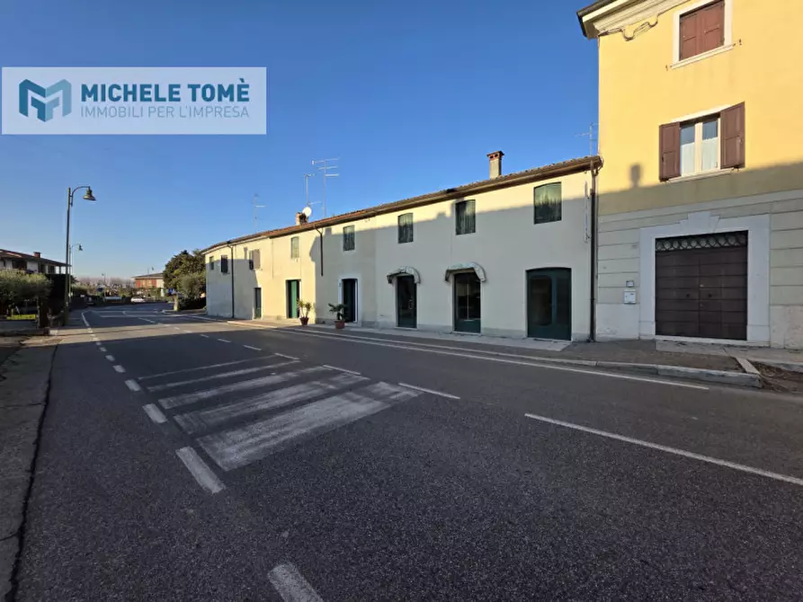 Immagine 4 di Negozio in affitto  in Via Due Porte a Pastrengo