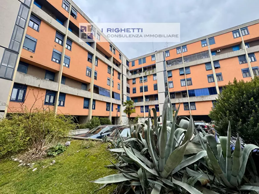 Immagine 2 di Appartamento in vendita  in Via Angelo Emo a Verona