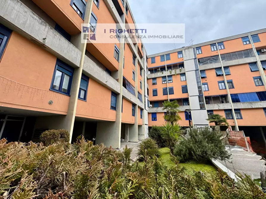 Immagine 15 di Appartamento in vendita  in Via Angelo Emo a Verona