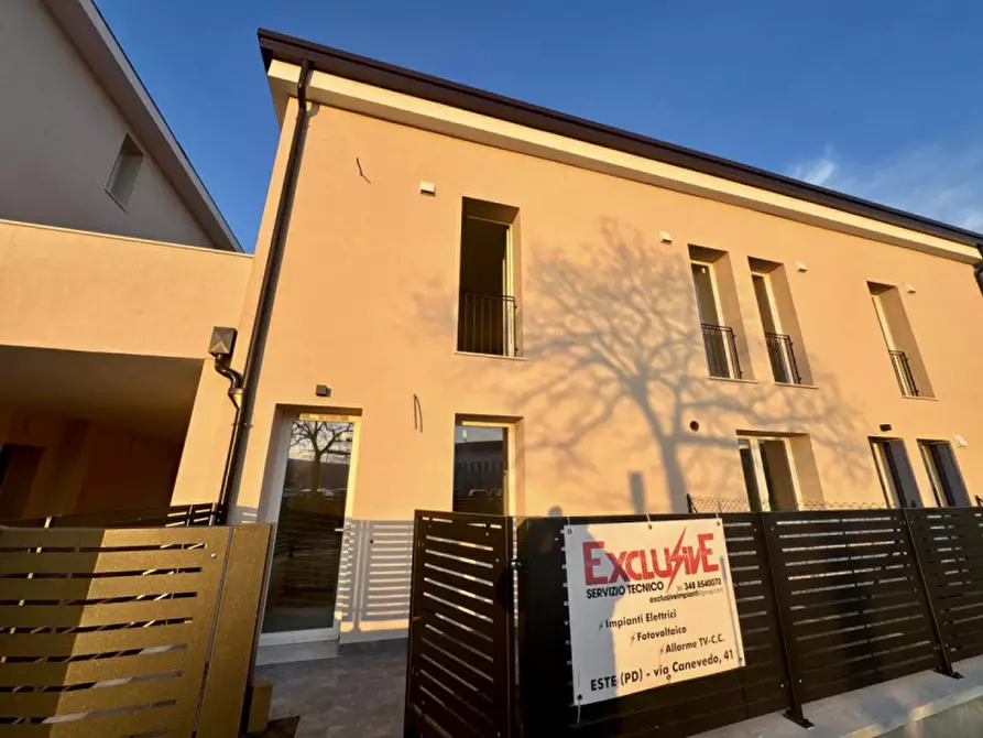 Immagine 1 di Appartamento in vendita  in Via Borgofuro a Este