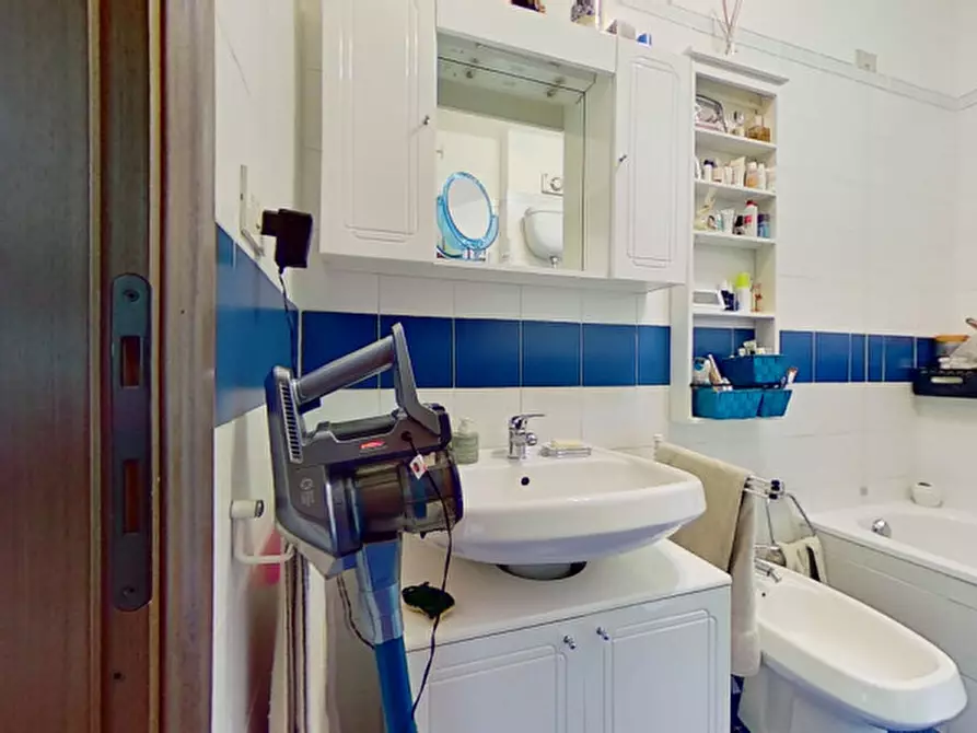 Immagine 13 di Appartamento in affitto  in Via Giuseppe Berto a Roma