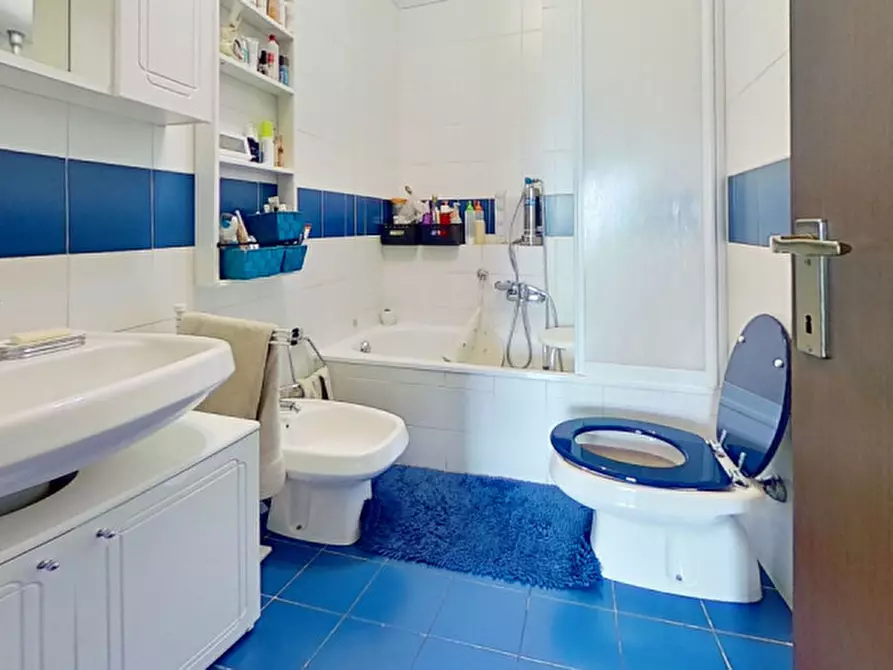 Immagine 23 di Appartamento in affitto  in Via Giuseppe Berto a Roma