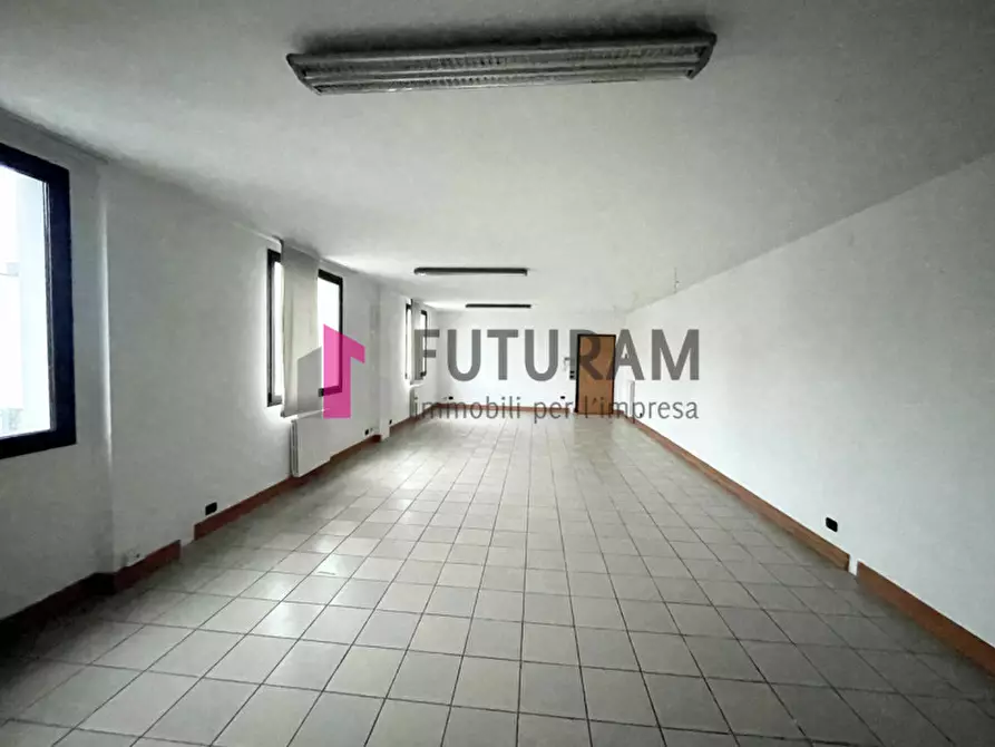 Immagine 6 di Ufficio in affitto  in VIA LONGHIN 1 a Padova