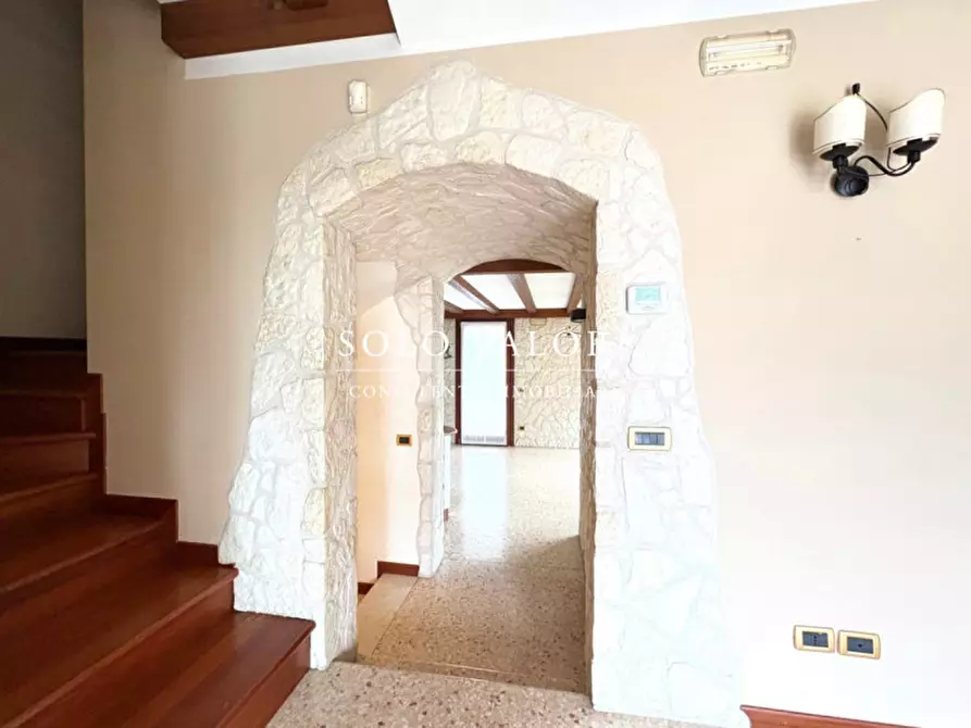 Immagine 2 di Casa bifamiliare in vendita  a Loreggia