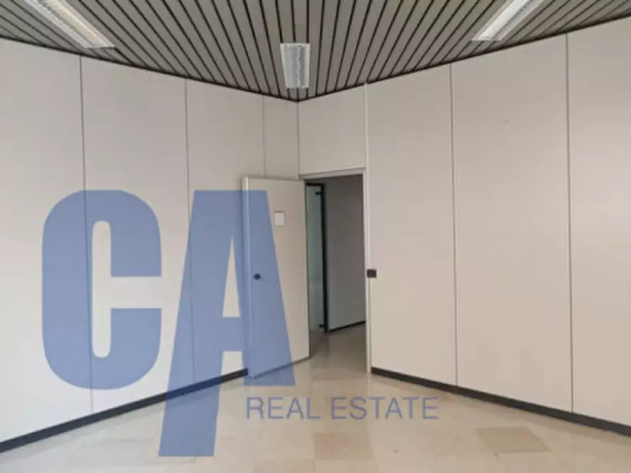 Immagine 11 di Ufficio in affitto  in PIAZZA DUCA D'AOSTA a Milano