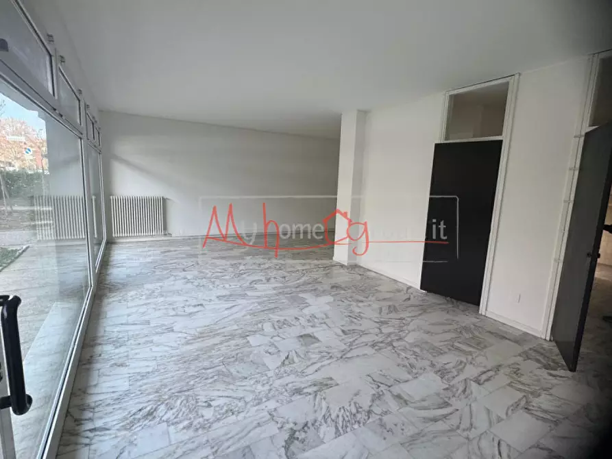 Immagine 9 di Negozio in affitto  in Via Campania a Rubano