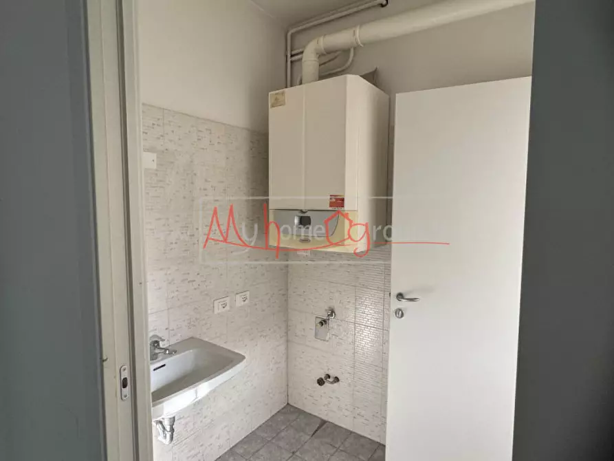 Immagine 13 di Negozio in affitto  in Via Campania a Rubano