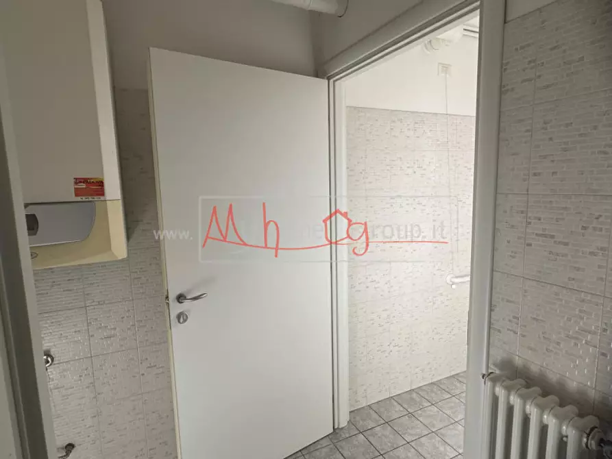 Immagine 14 di Negozio in affitto  in Via Campania a Rubano