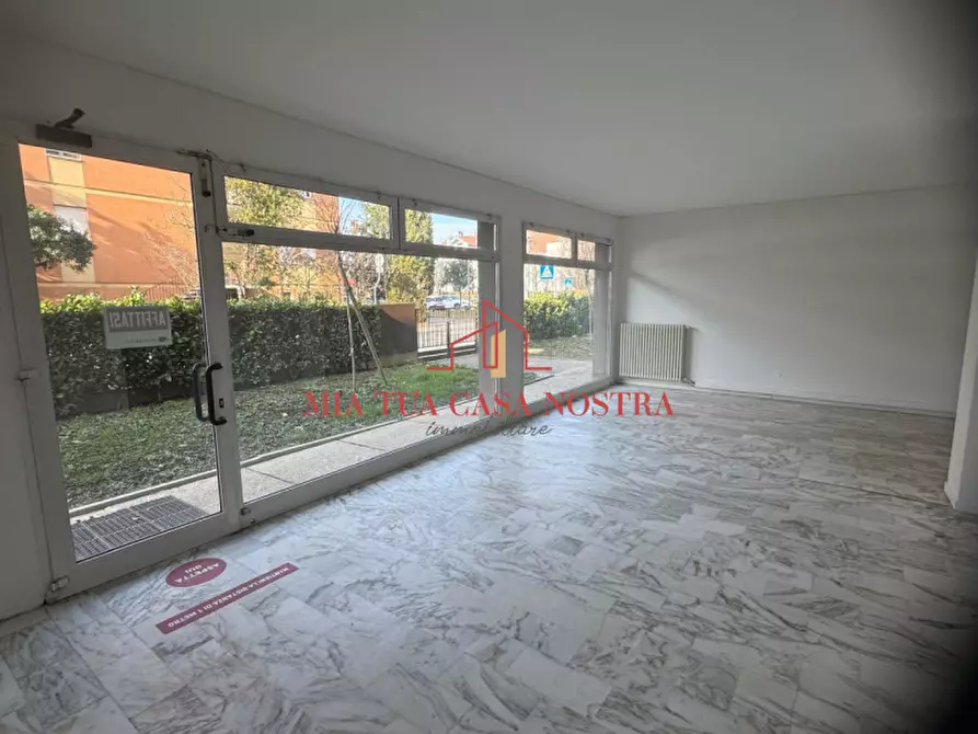 Immagine 1 di Negozio in affitto  in Via Campania a Rubano