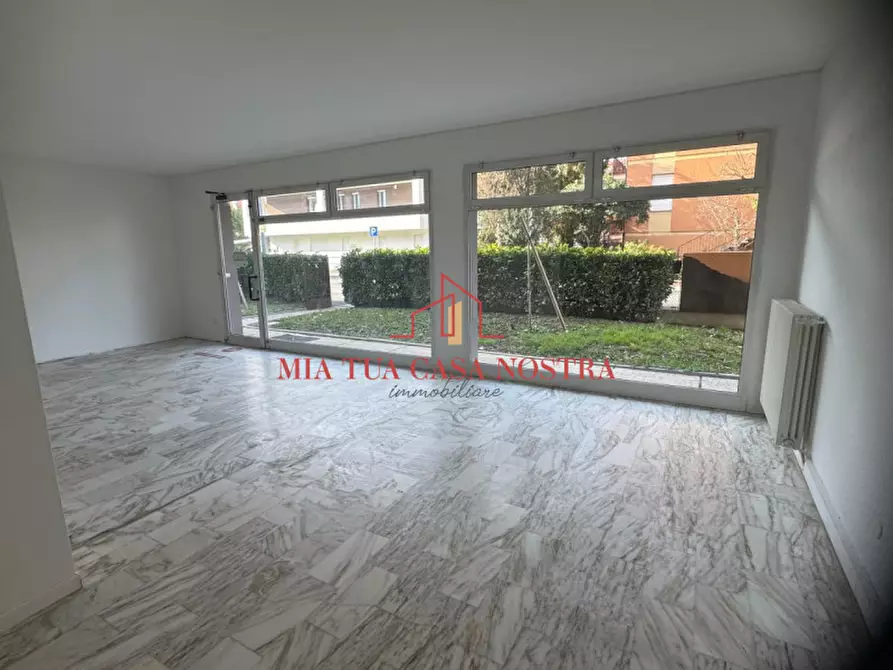 Immagine 2 di Negozio in affitto  in Via Campania a Rubano