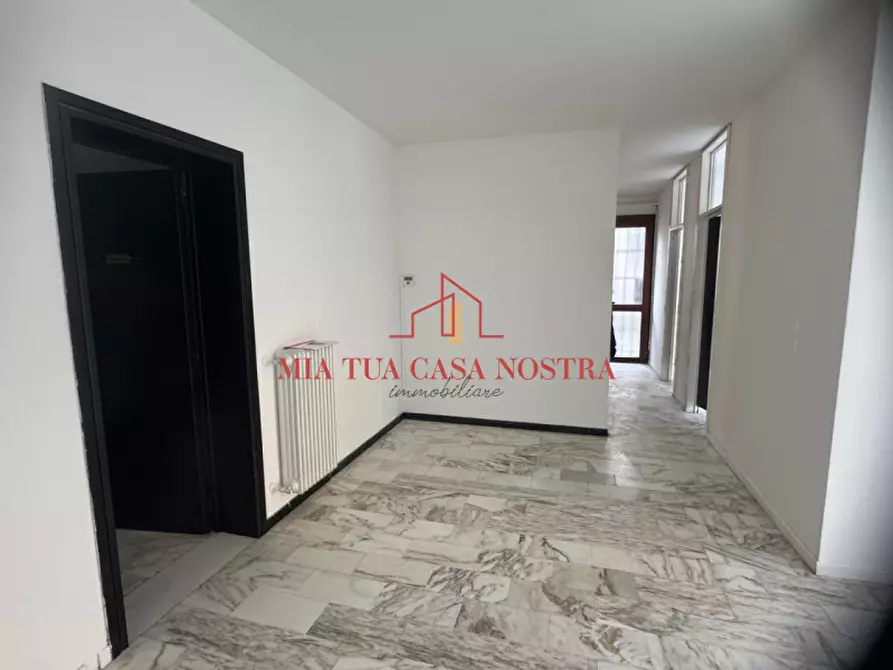 Immagine 3 di Negozio in affitto  in Via Campania a Rubano