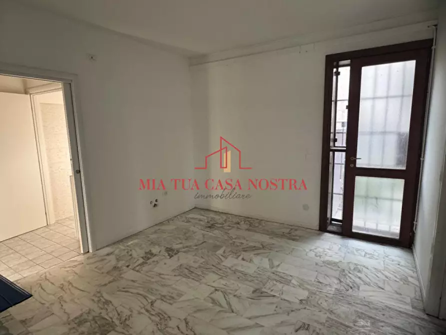 Immagine 4 di Negozio in affitto  in Via Campania a Rubano