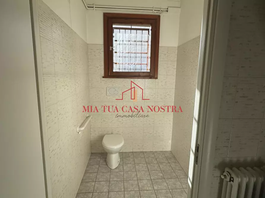 Immagine 7 di Negozio in affitto  in Via Campania a Rubano