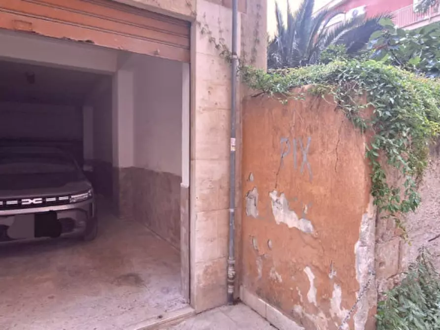 Immagine 2 di Magazzino in vendita  in Via dei Redentoristi 15 a Palermo