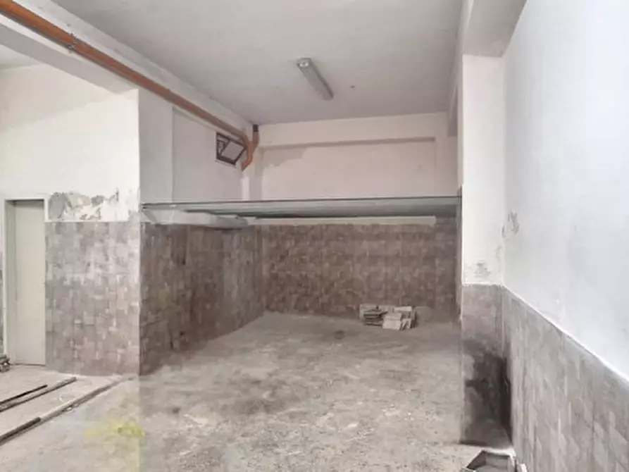Immagine 10 di Magazzino in vendita  in Via dei Redentoristi 15 a Palermo