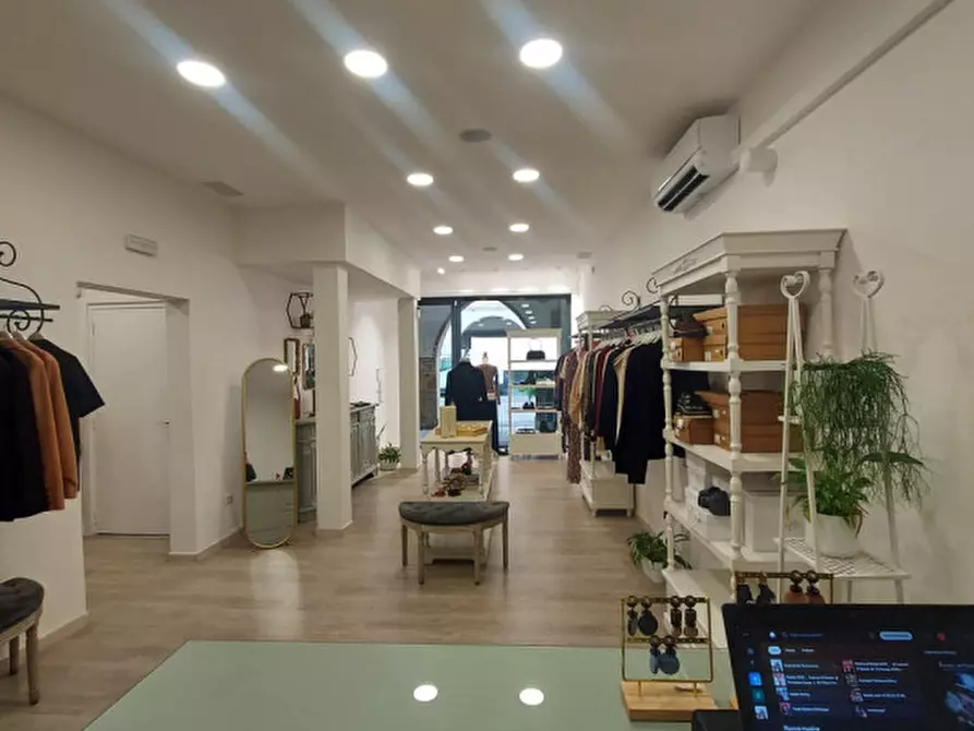 Immagine 2 di Negozio in affitto  a Piove Di Sacco