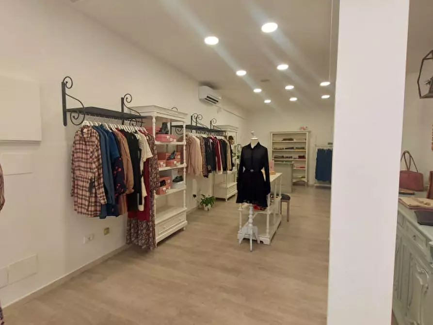 Immagine 4 di Negozio in affitto  a Piove Di Sacco