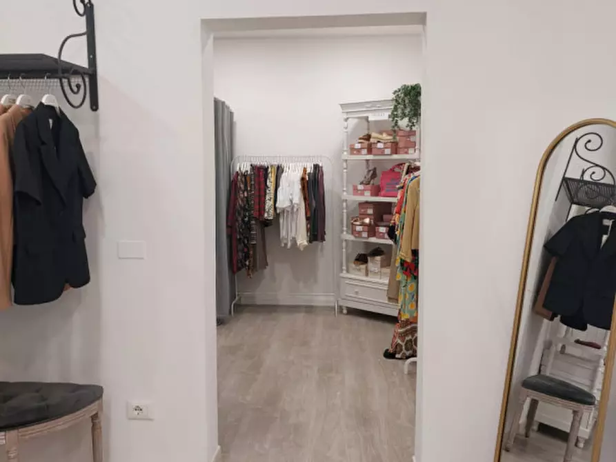 Immagine 6 di Negozio in affitto  a Piove Di Sacco